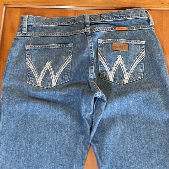 Wrangler Flame Resistant Jeans Size 11x32 - Picture 8 of 13